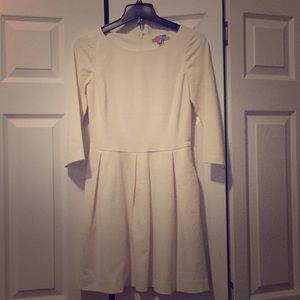 Cream dress w/pockets